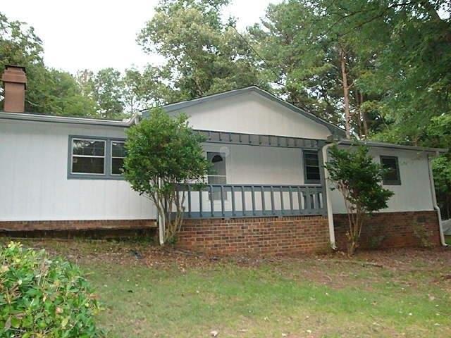 Charming 3-bedroom, 2-bathroom home located at 2916 Deshong Dr SW, Stone Mountain, GA 30087. This lovely residence offers comfortable living spaces and a welcoming atmosphere. Conveniently situated in a desirable neighborhood, it's perfect for those seeking a cozy and move-in-ready rental. Available soon—schedule your viewing today and make this wonderful house your new home!