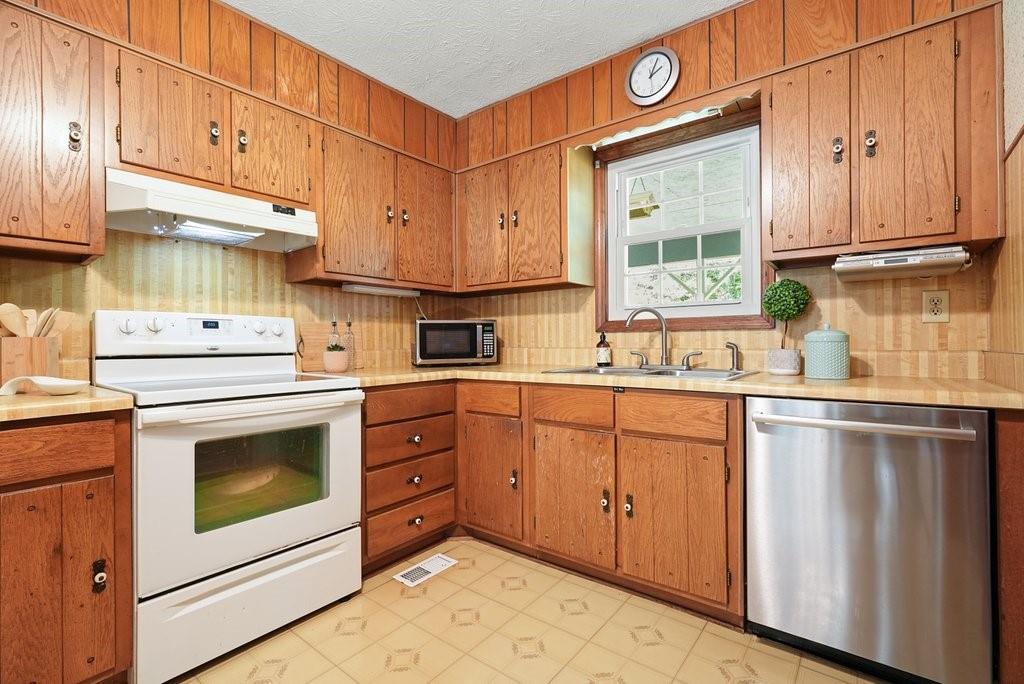 6610 Dearborn Drive, Acworth, Georgia image 15