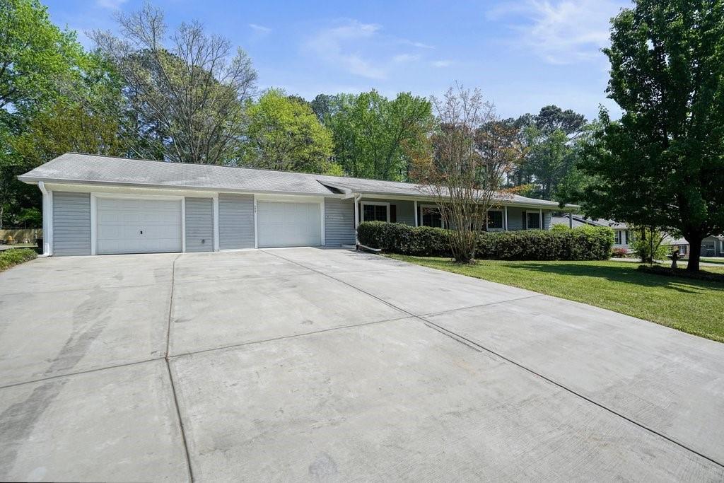 6610 Dearborn Drive, Acworth, Georgia image 2