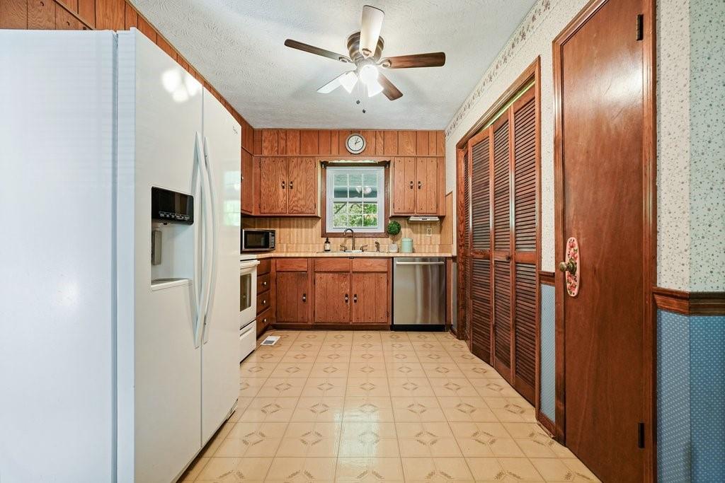 6610 Dearborn Drive, Acworth, Georgia image 14