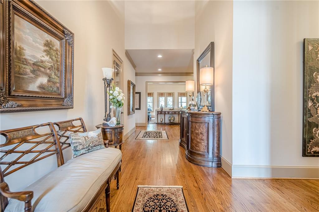 4880 Cecilia Square
