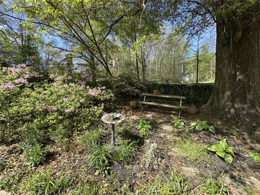 1399 Knob Hill Court, Atlanta, Georgia image 8