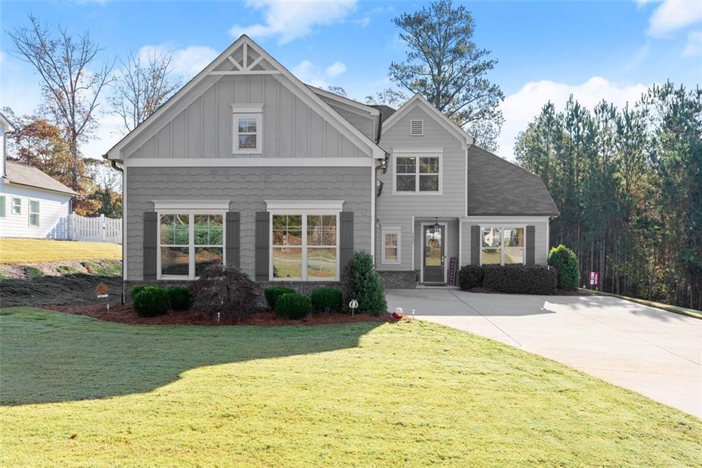 1836 Hidden Creek Drive, Hoschton, Georgia image 2