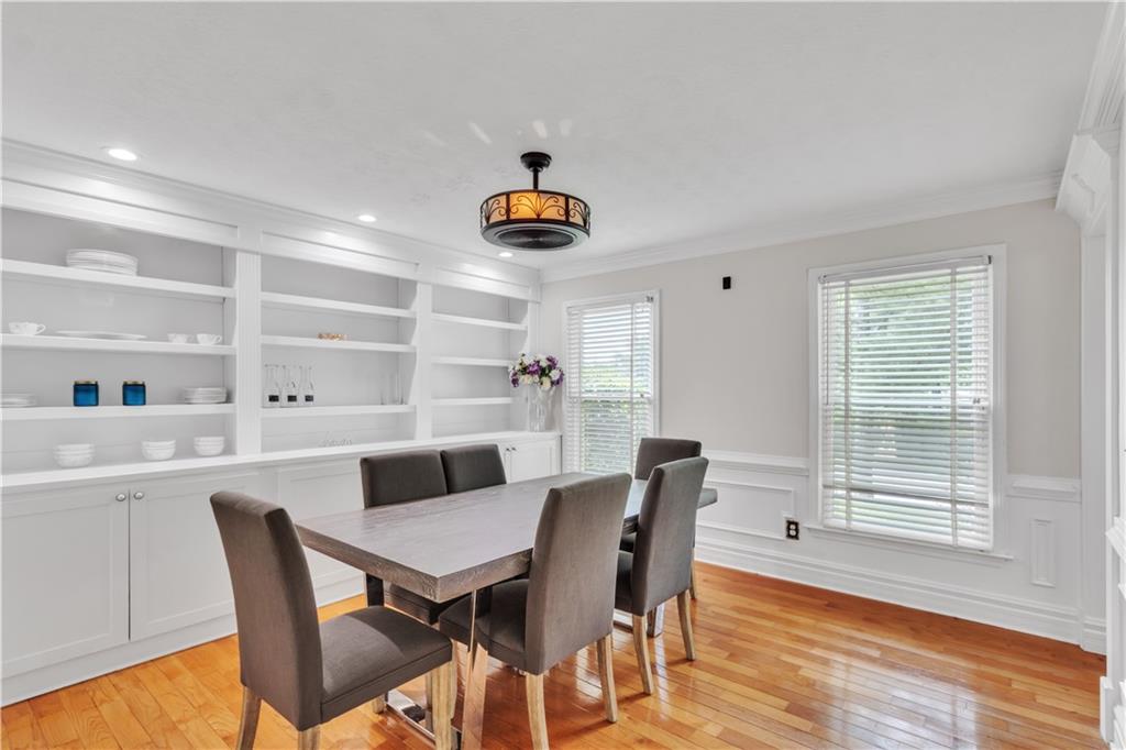 6960 Whispering Oaks Court