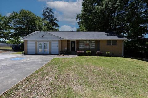 724 King Road Riverdale GA 30274