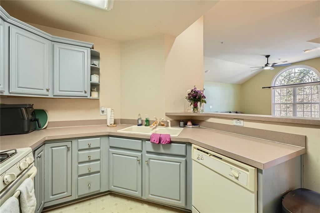 1342 Orchard Park Drive, Stone Mountain, Georgia image 12