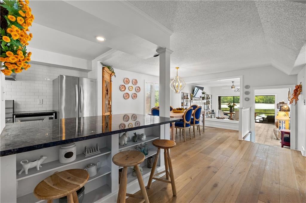 8 Northlake Circle
