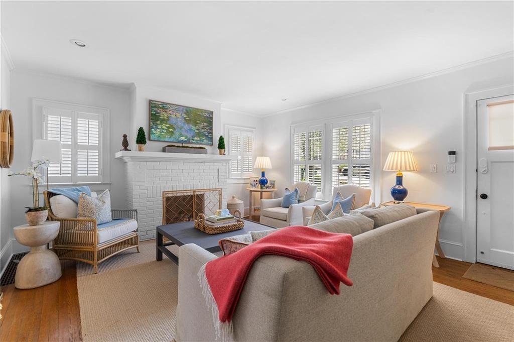 40 Peachtree Hills Avenue NE
