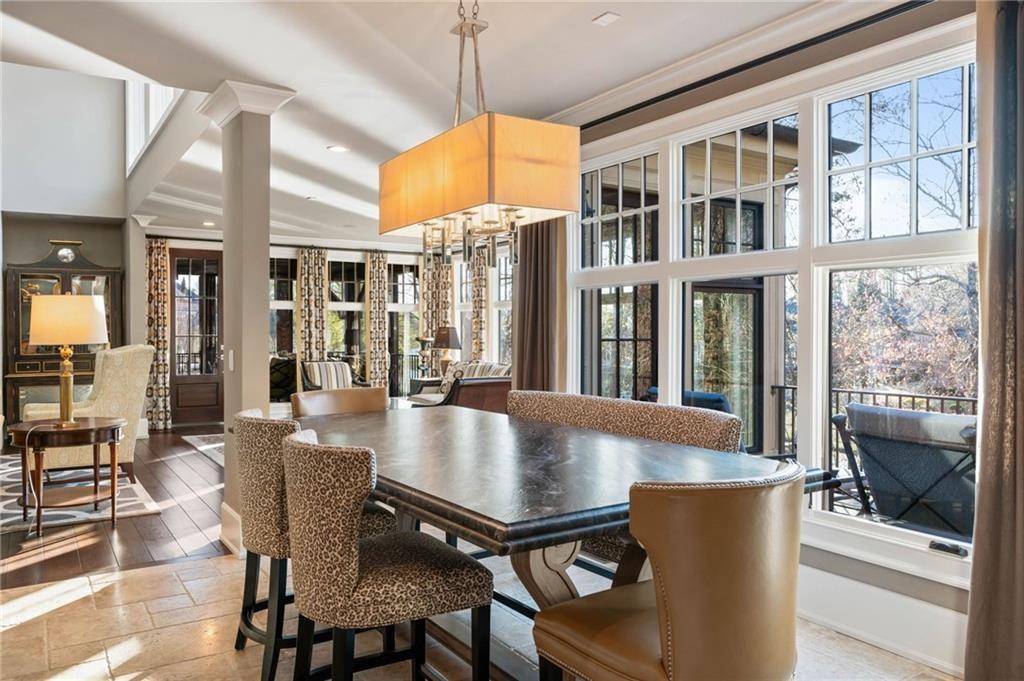 1125 Lake Shore Overlook