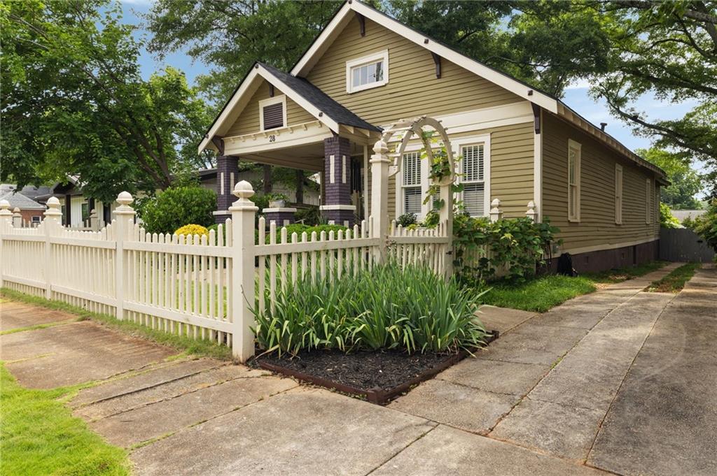 28 Clay Street SE