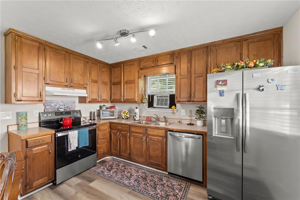 2560 Fairlane Drive