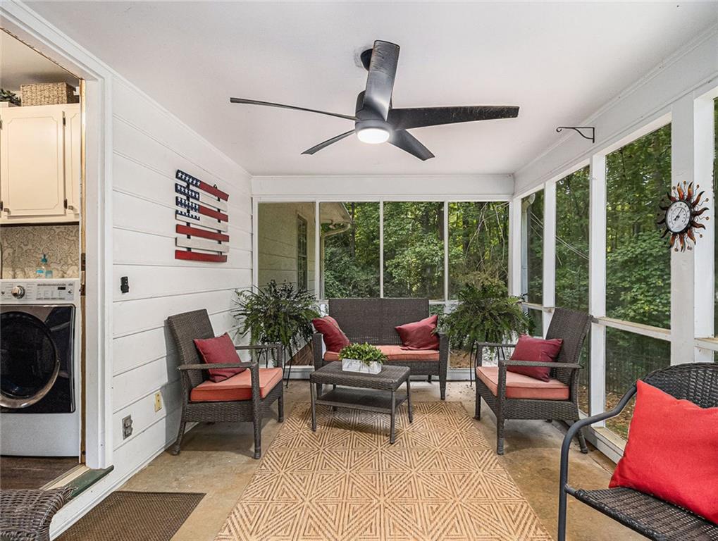 555 Breedlove Drive
