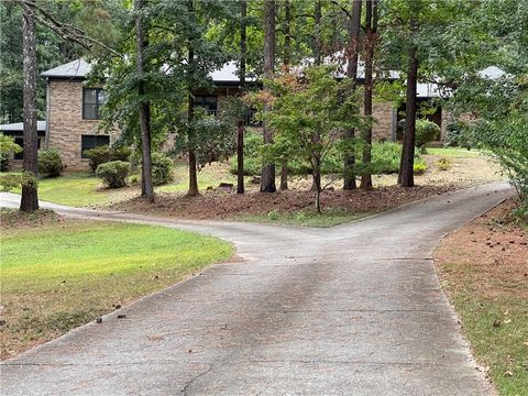 1935 Lamp Post Lane Lawrenceville GA 30043