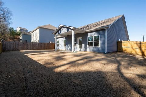 A home in Adairsville