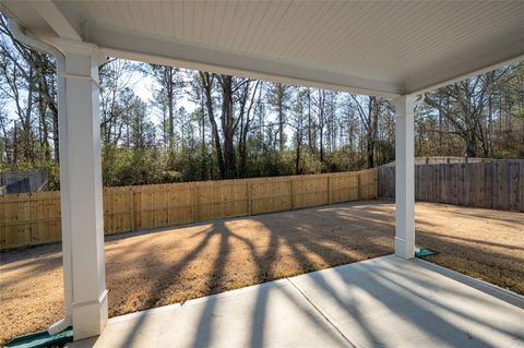 A home in Adairsville