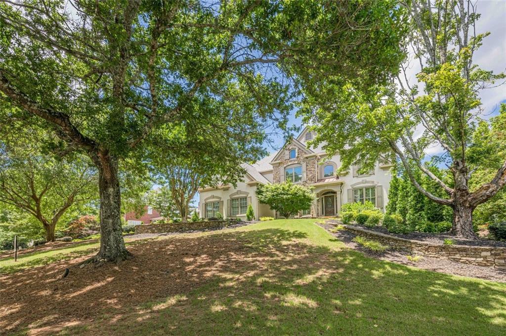 5825 LAUREL OAK Drive