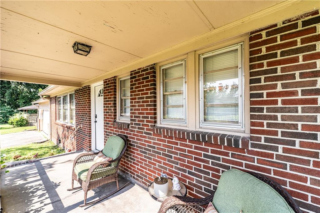 25 Shoreline Drive NW