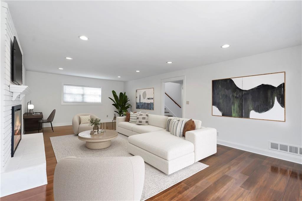 2288 Street Deville NE