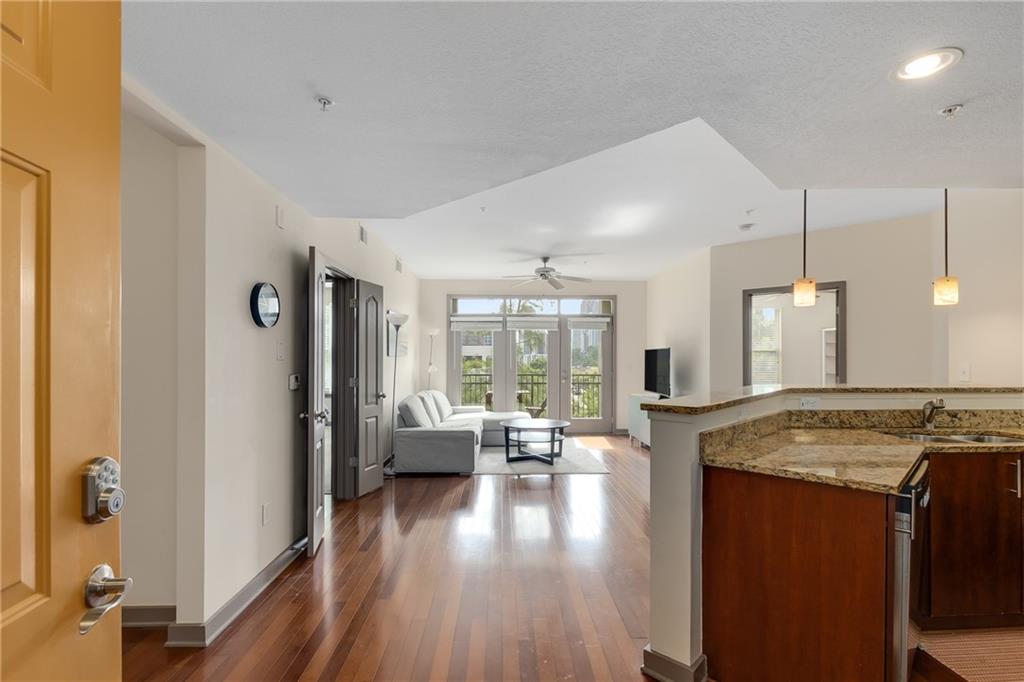 390 17th Street NW 4055