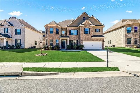 Homes For Sale - 5550 Mirror Lake Drive<br/> Cumming, GA 30028