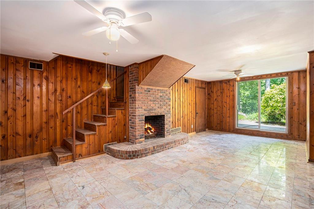 2595 Woodhill Circle, Atlanta, Georgia image 23