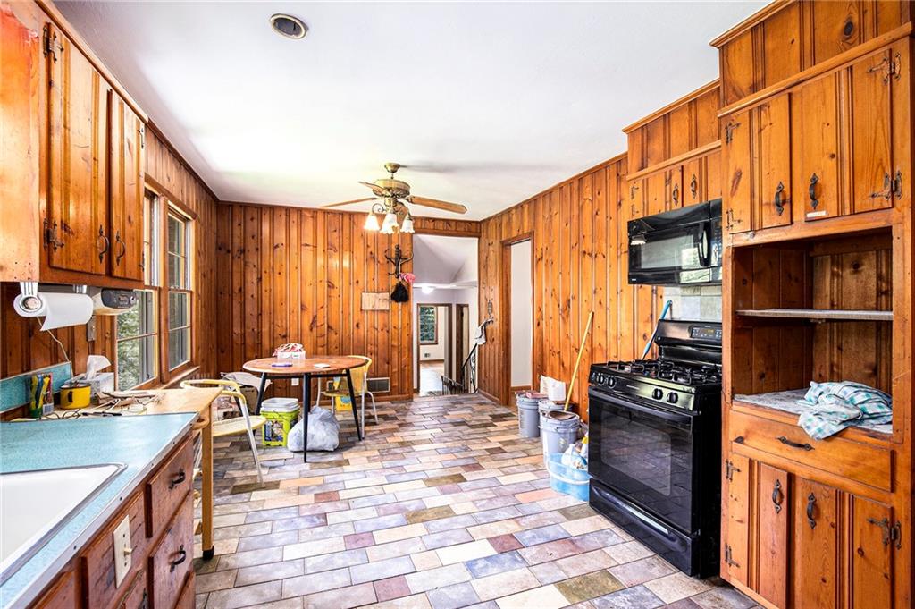 2595 Woodhill Circle, Atlanta, Georgia image 11
