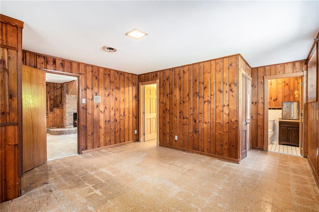 2595 Woodhill Circle, Atlanta, Georgia image 25
