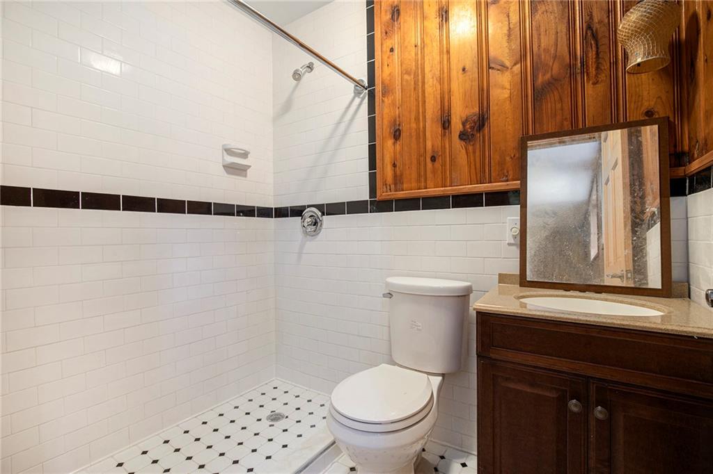 2595 Woodhill Circle, Atlanta, Georgia image 21