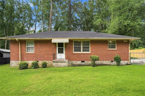 Homes For Sale - 126 E Mimosa Drive<br/> Jonesboro, GA 30236
