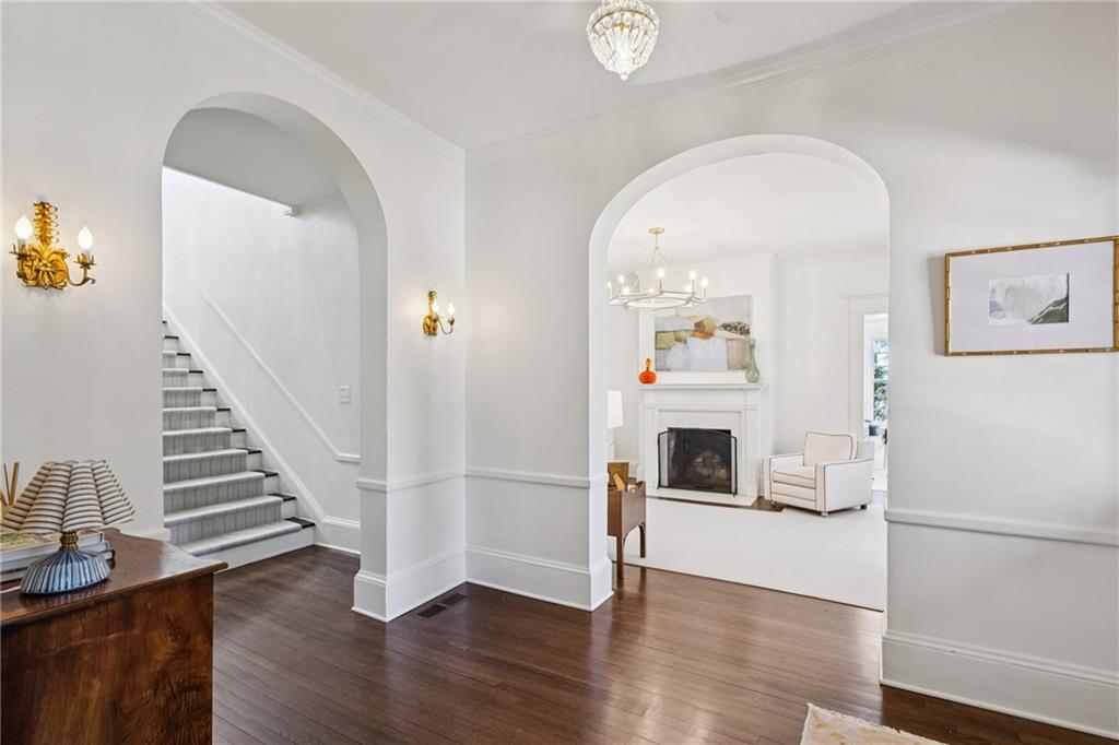 2479 Dellwood Drive NW