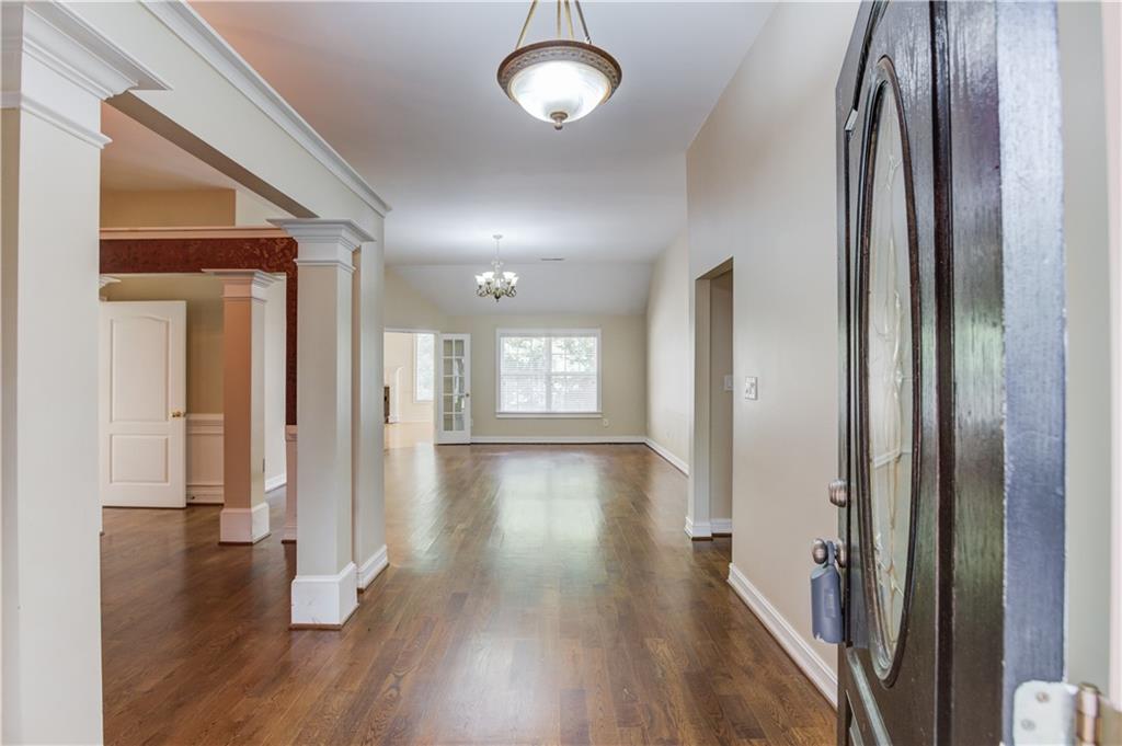 805 RIVER VALLEY Drive