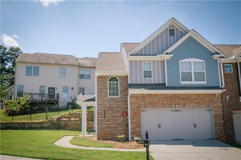 Townhouse For Sale - 3317 Castleberry Village Circle<br/> Cumming, GA 30040