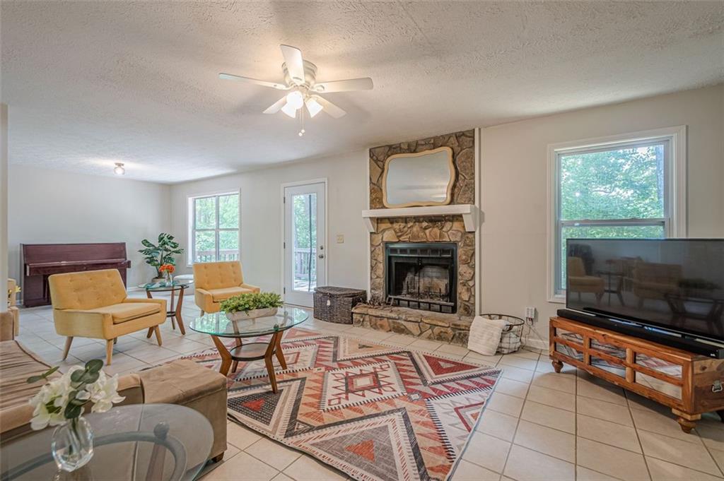 2071 Arrowhead Trail, Marietta, Georgia image 4