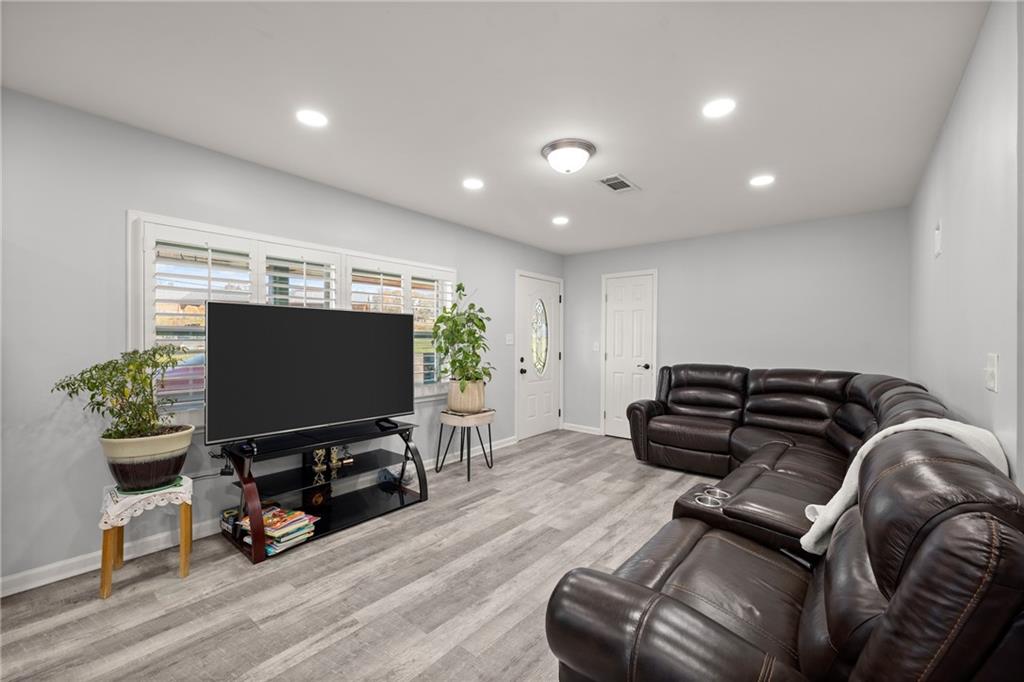 5042 Hopewell Road