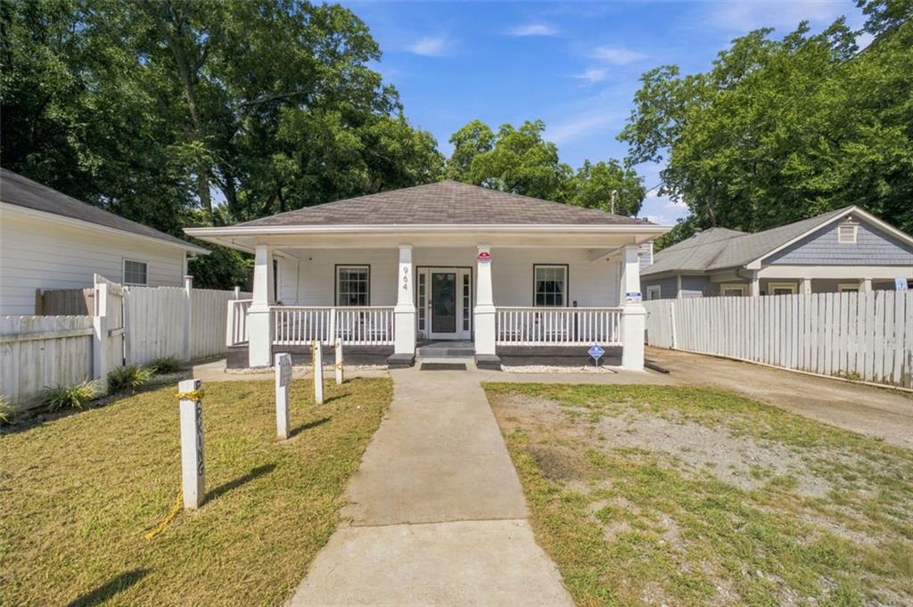 964 Mayson Turner Road NW