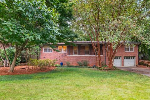 1077 Vistavia Circle Decatur GA 30033