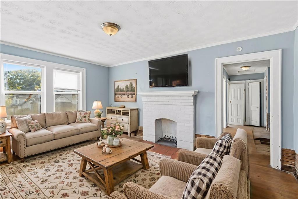 197 Mathewson Place SW