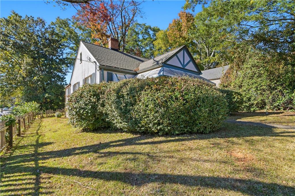 197 Mathewson Place SW