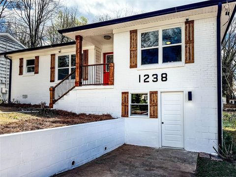 Homes For Sale - 1238 Westboro Drive<br/> Atlanta, GA 30310