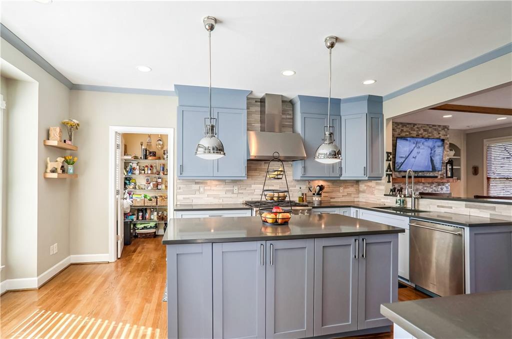 1106 Fairway Gardens NE