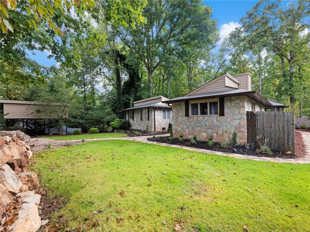 45 Lakepoint Drive