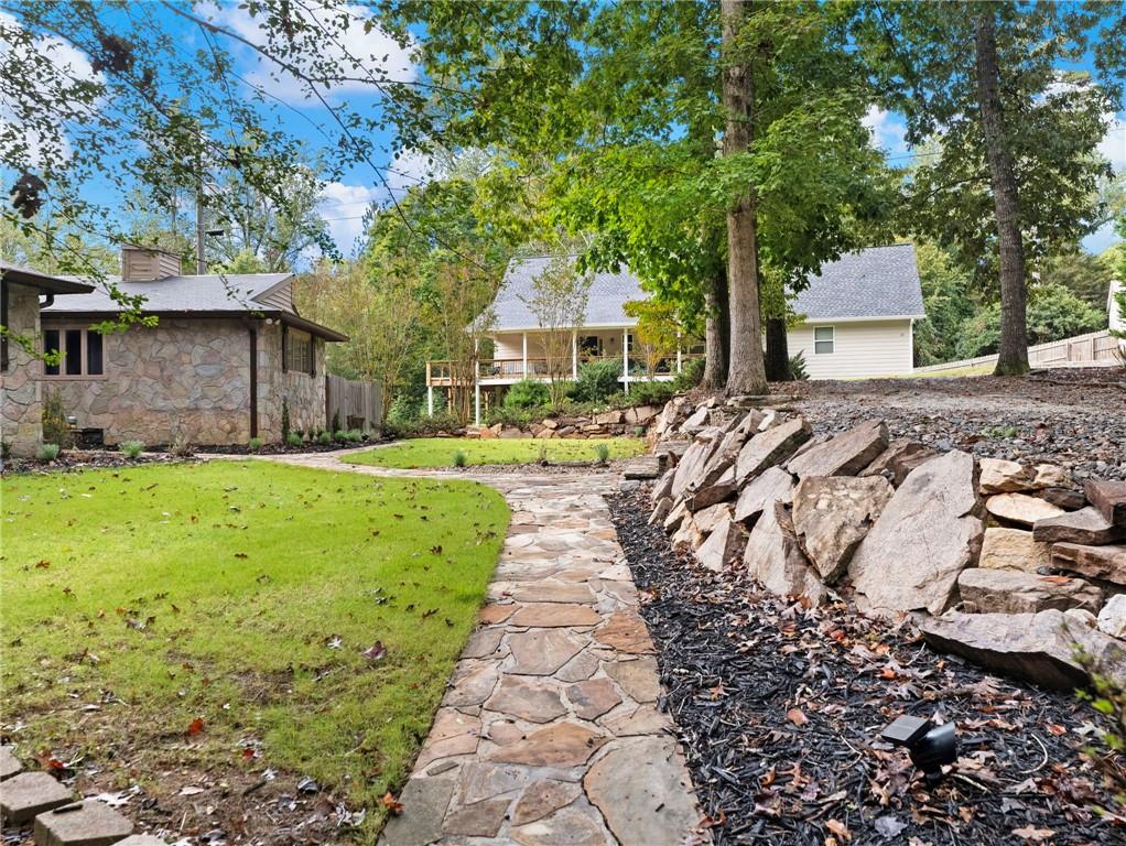 45 Lakepoint Drive