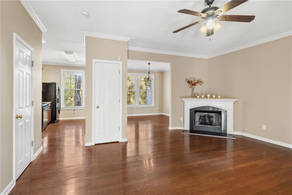 1558 PARAMOUNT VIEW Trace