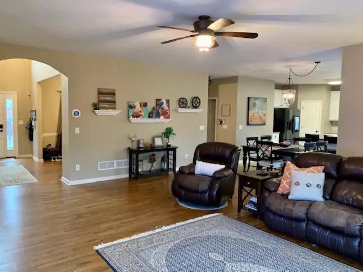 3308 ELLSMERE Trace