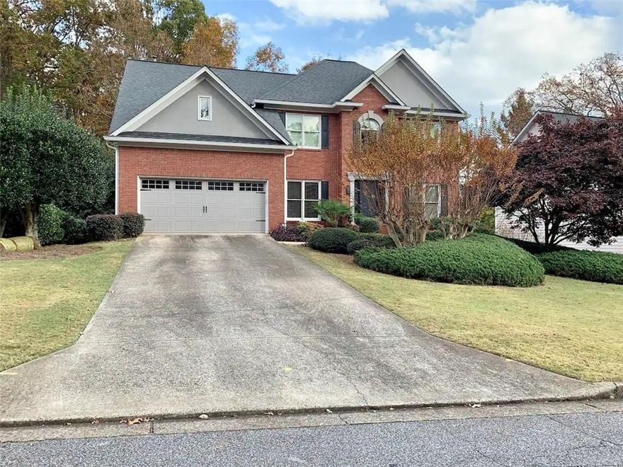 **Available in June 2025** Fully furnished and newly painted home on cul-de-sac with stellar East Cobb schools. Large open concept: new appliances (Samsung digital screen refrigerator w/ interior camera), outdoor Weber grill (piped gas), touch-less kitchen faucet, & gas cook-top with island seating and open concept Family room: Gas fireplace & 65-inch TV.  All beds have new Casper mattresses. 30 minutes from downtown Atlanta & Six Flags.  Pets are welcome with an additional pet fee (depending on situation).  Includes high speed Internet, landscaping/lawn services, bug services, utilities and a monthly cleaning (negotiable)  to be arranged with owner. This house is ideal for families displaced due to an insurance claim, moving/relocating, or contract business travelers. Please feel free to call with any questions you may have.