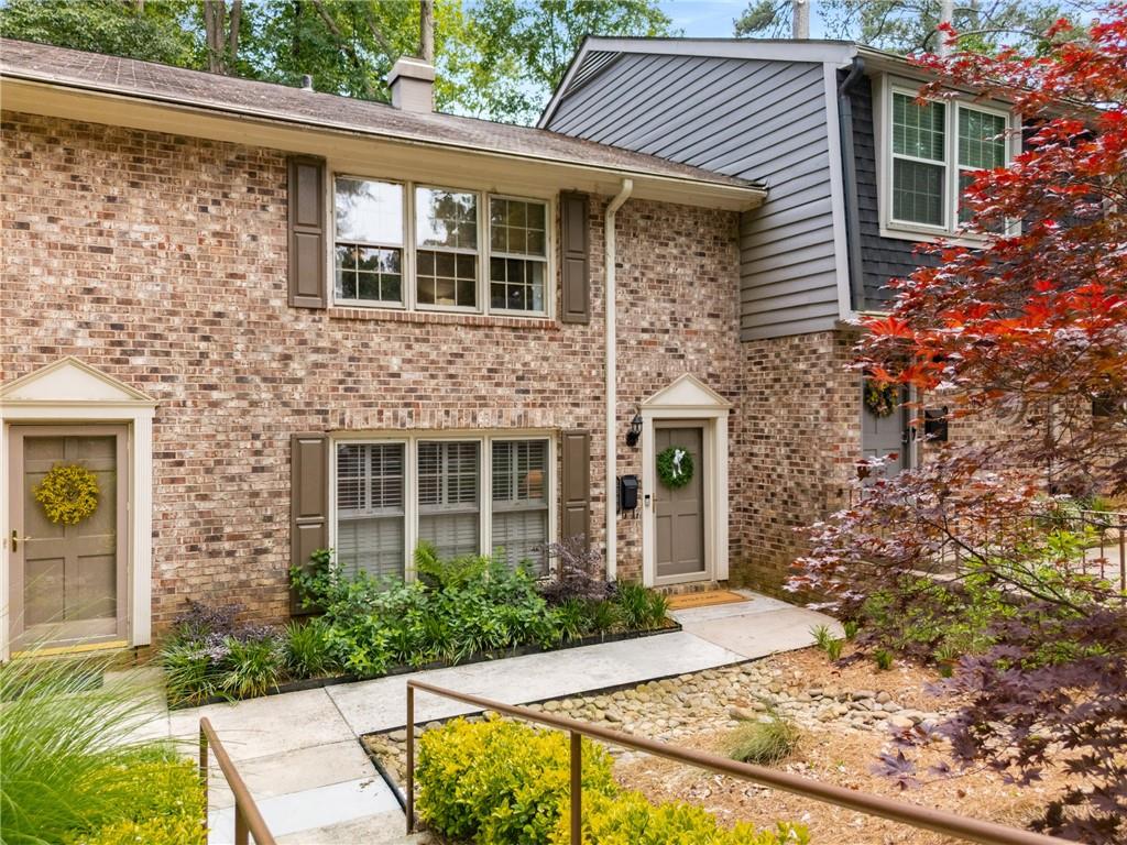 2349 Northlake Court NE