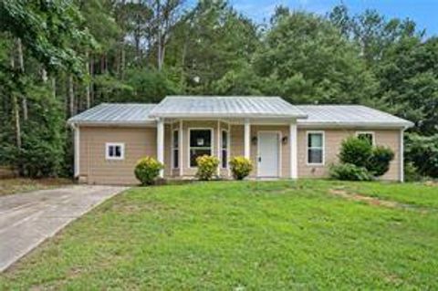 A home in Fairburn