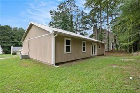 A home in Fairburn