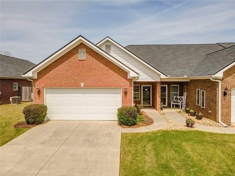 Townhouse For Sale - 606 Blackwood Ter<br/> Calhoun, GA 30701