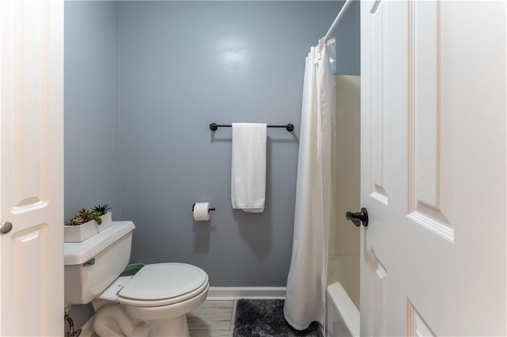 988 Gentry Lane, Marietta, Georgia image 32
